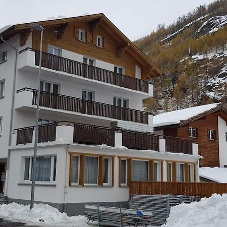 Haus Astoria Apartment Saas-Grund Bagian luar foto